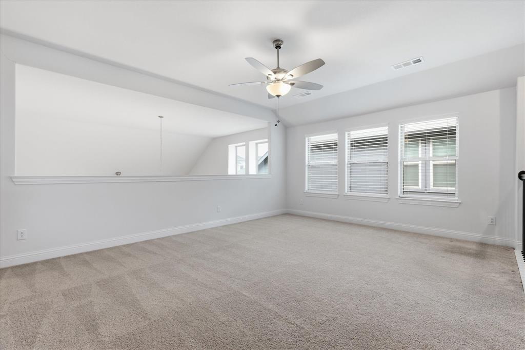 2504 Silver Leaf Drive Property Photo 27
