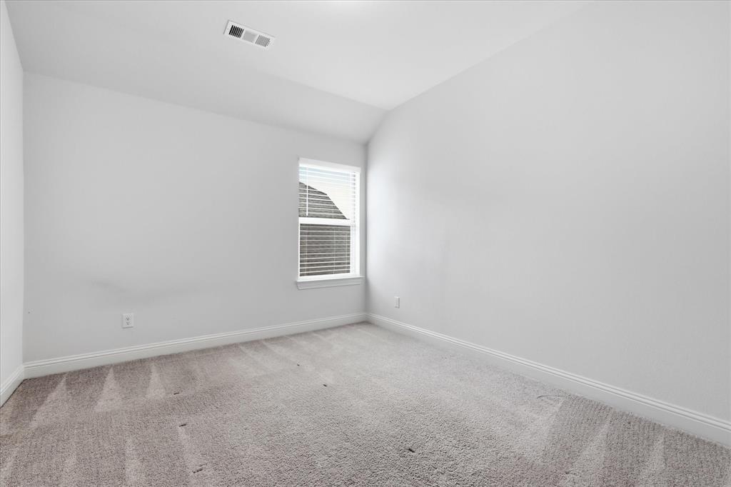 2504 Silver Leaf Drive Property Photo 29