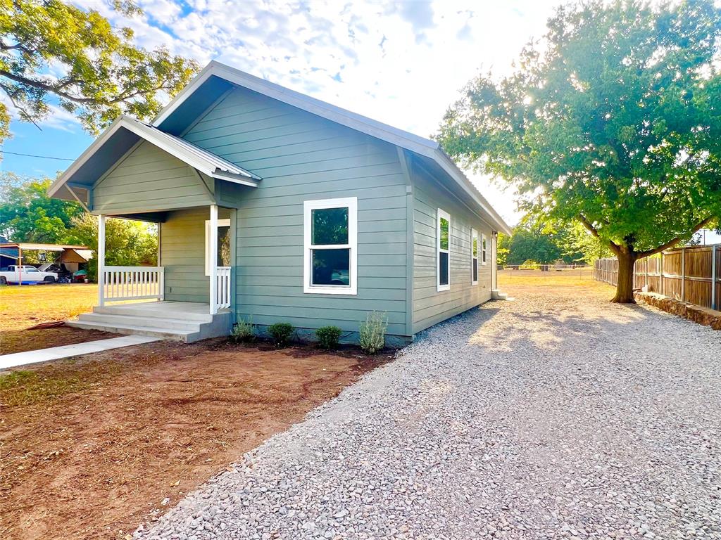 206 Vine Street Property Photo 2