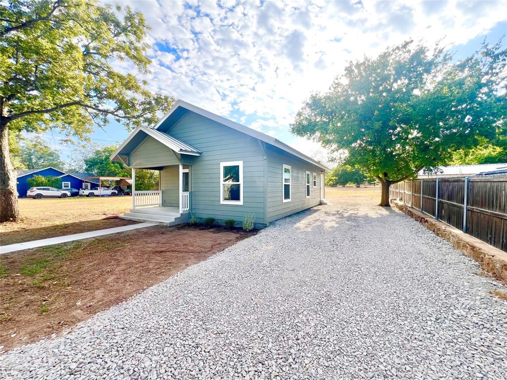 206 Vine Street Property Photo 4