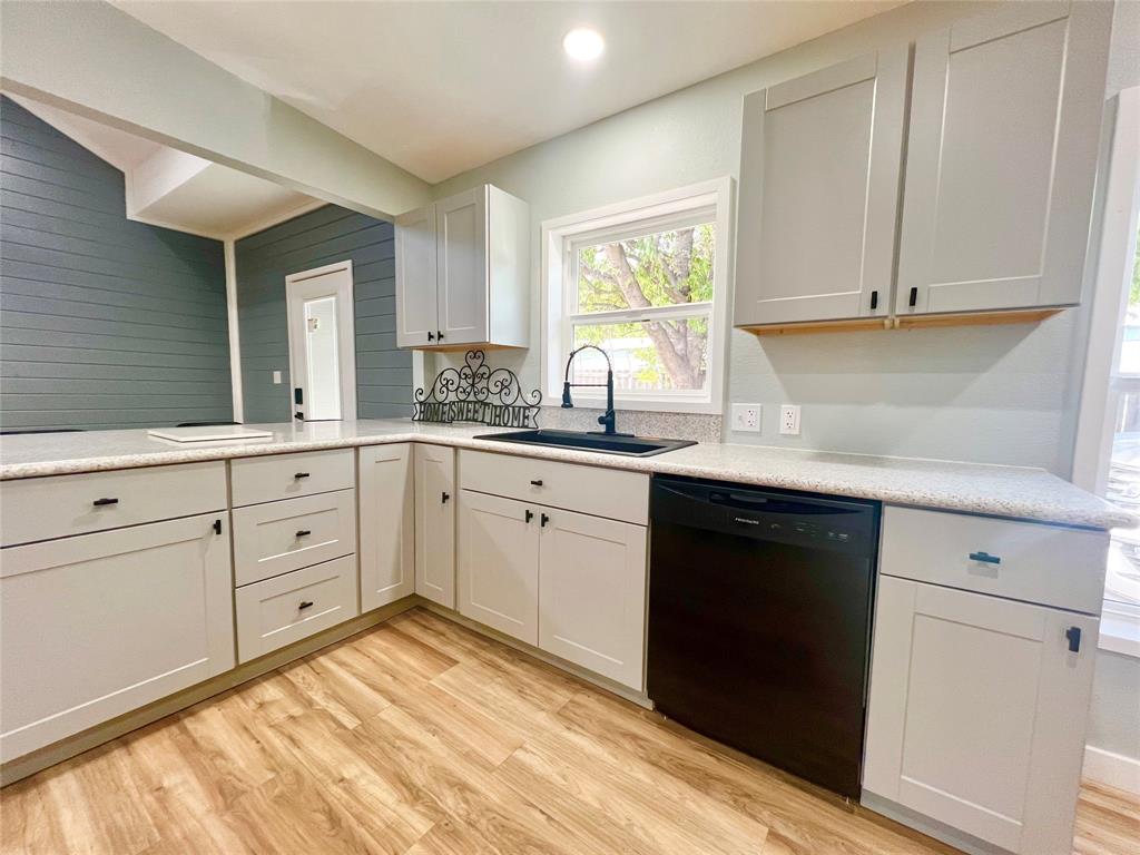 206 Vine Street Property Photo 6