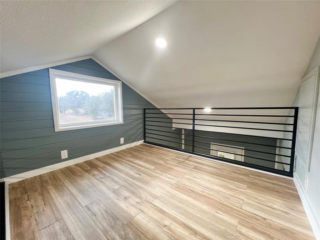 206 Vine Street Property Photo 15