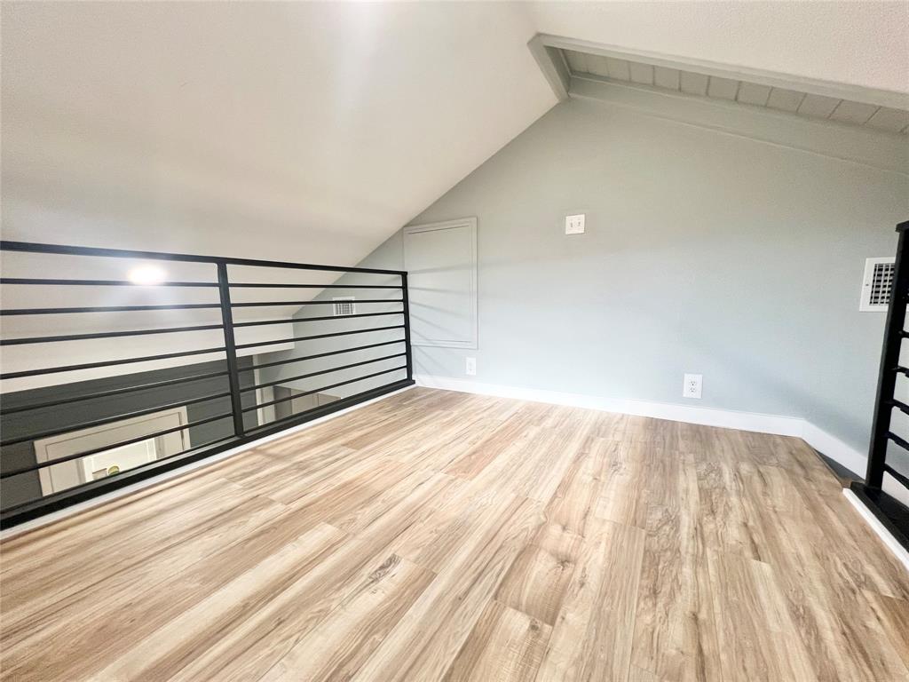 206 Vine Street Property Photo 16
