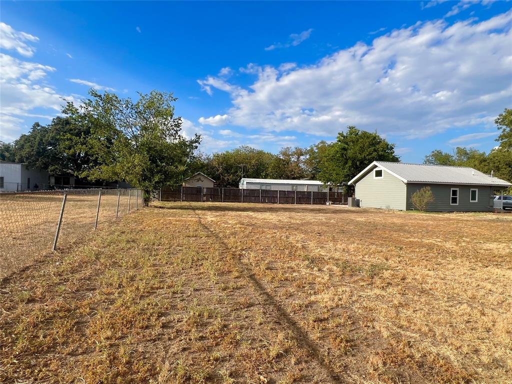 206 Vine Street Property Photo 29