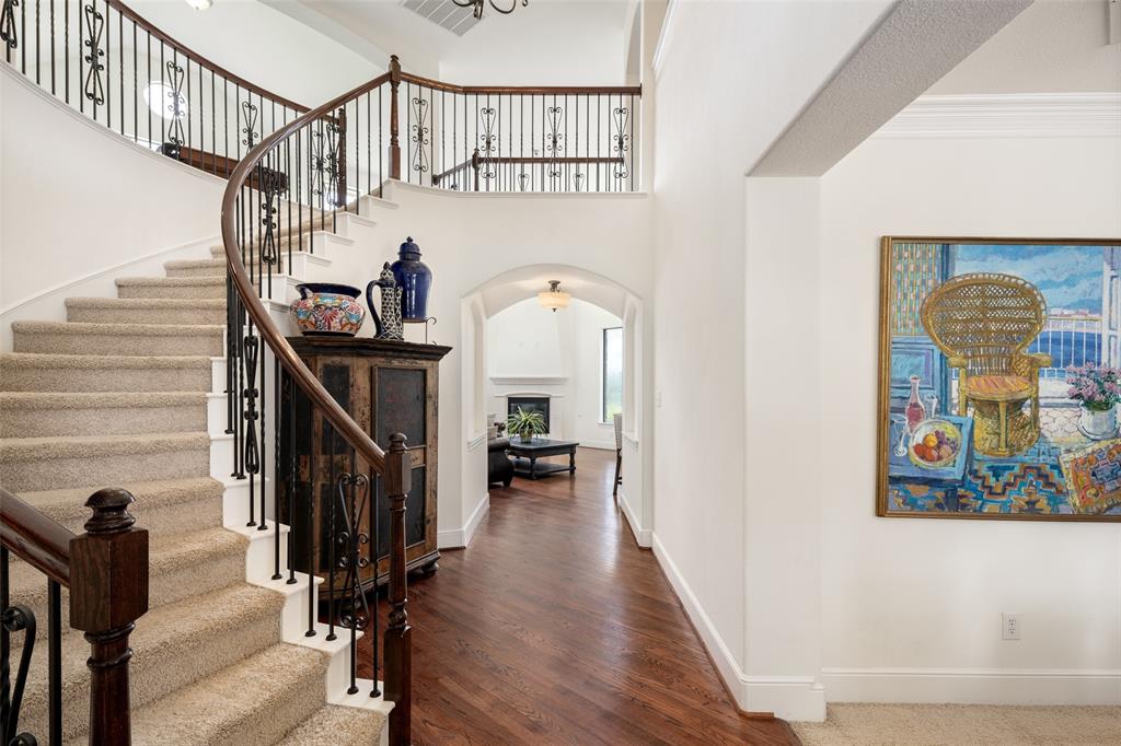 2801 Meadow Ridge Drive Property Photo 3