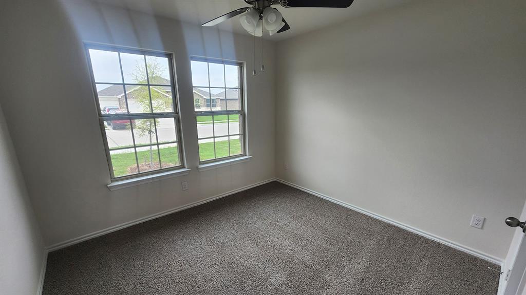 405 White Willow Drive Property Photo 8