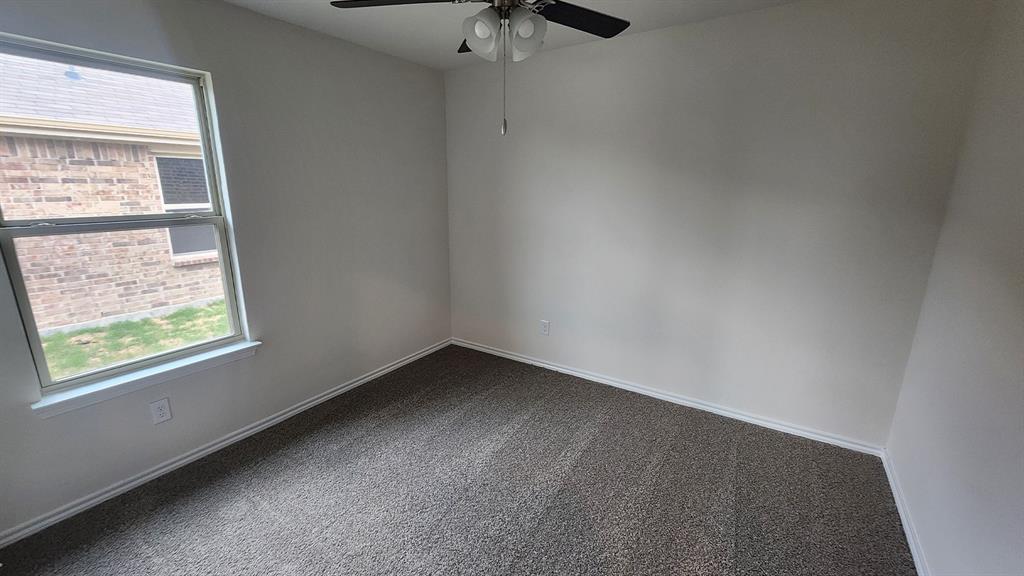 405 White Willow Drive Property Photo 9