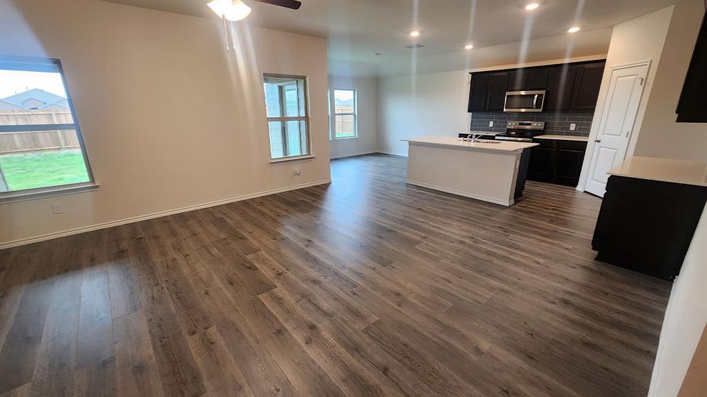 405 White Willow Drive Property Photo 13