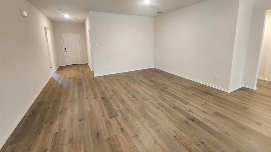 501 White Willow Drive Property Photo 6