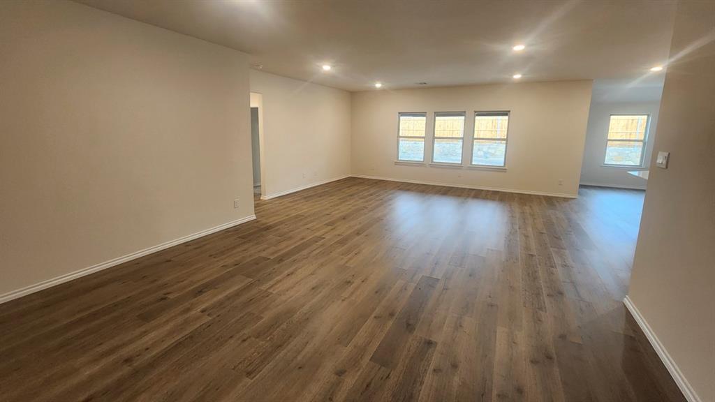 501 White Willow Drive Property Photo 16