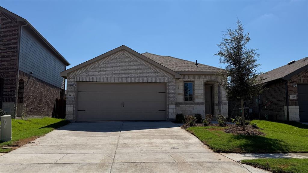 5814 Blue Sky Drive Property Photo 1