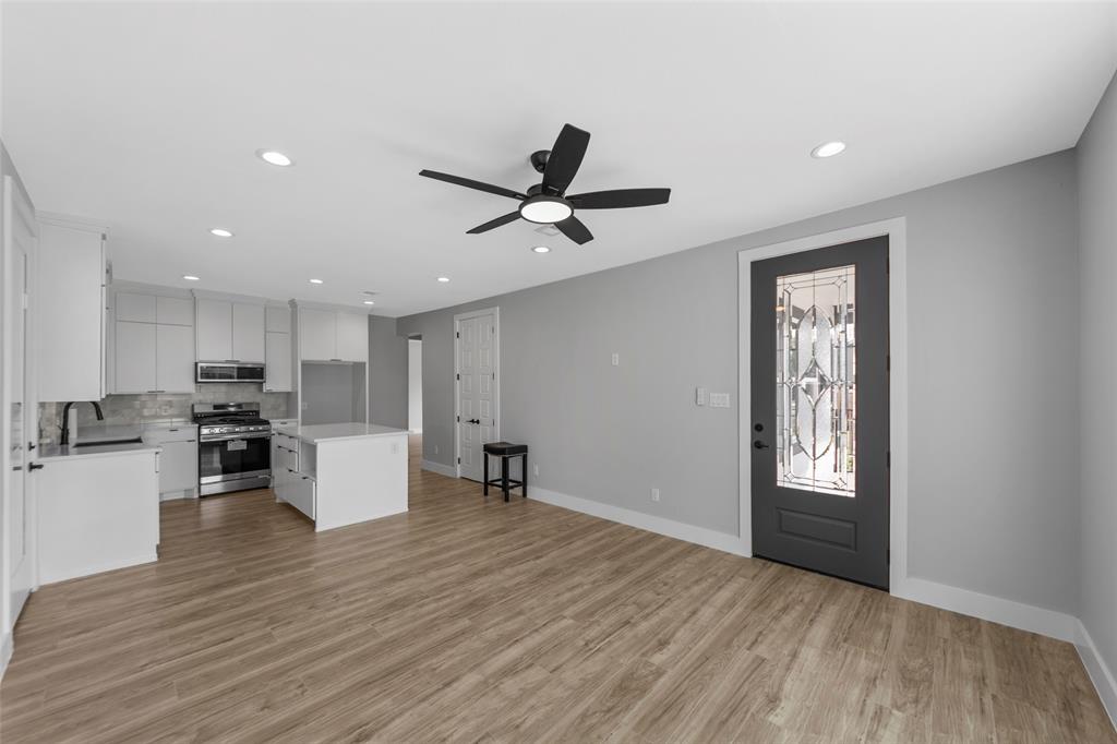 1510 S Lindsay Property Photo 4
