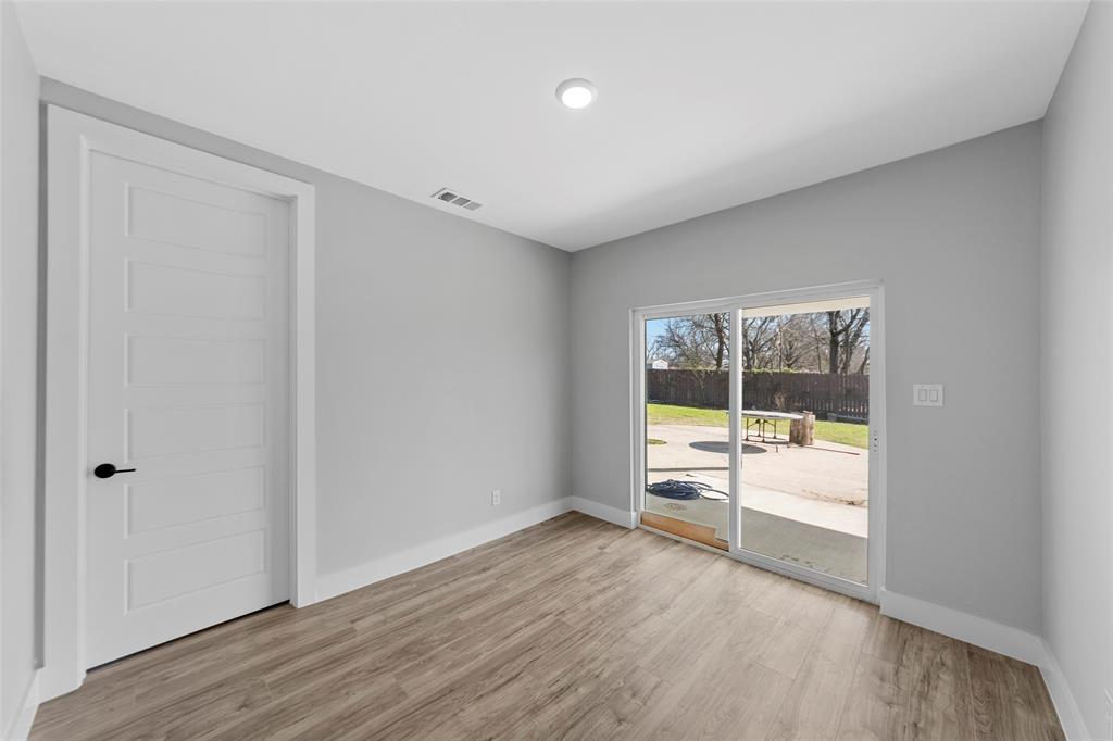 1510 S Lindsay Property Photo 17