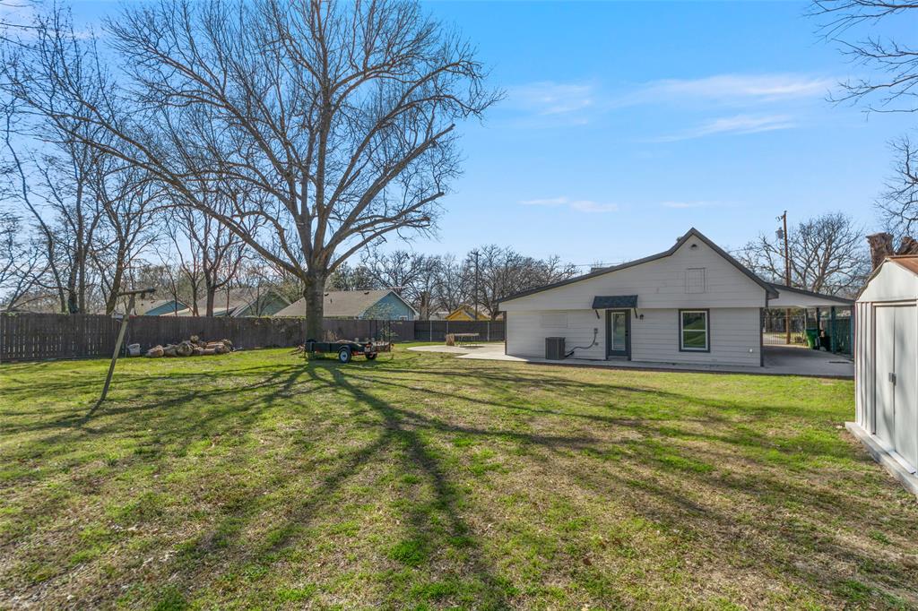 1510 S Lindsay Property Photo 26