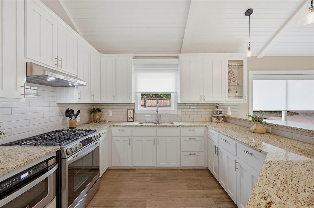 10 Holland Street Property Photo 15