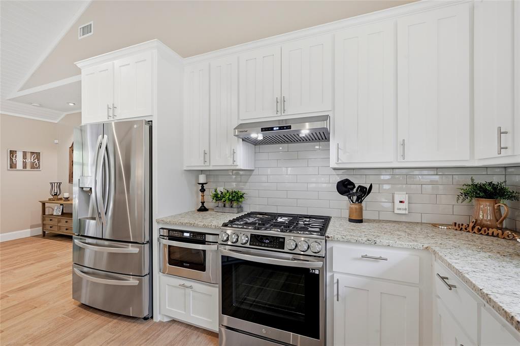 10 Holland Street Property Photo 16