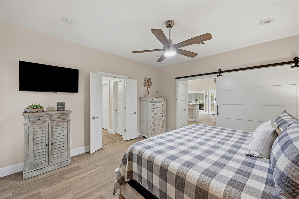 10 Holland Street Property Photo 22