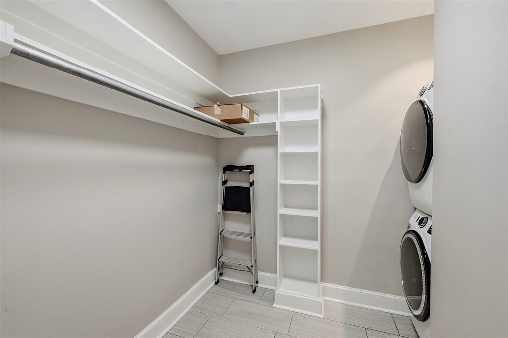 10 Holland Street Property Photo 25