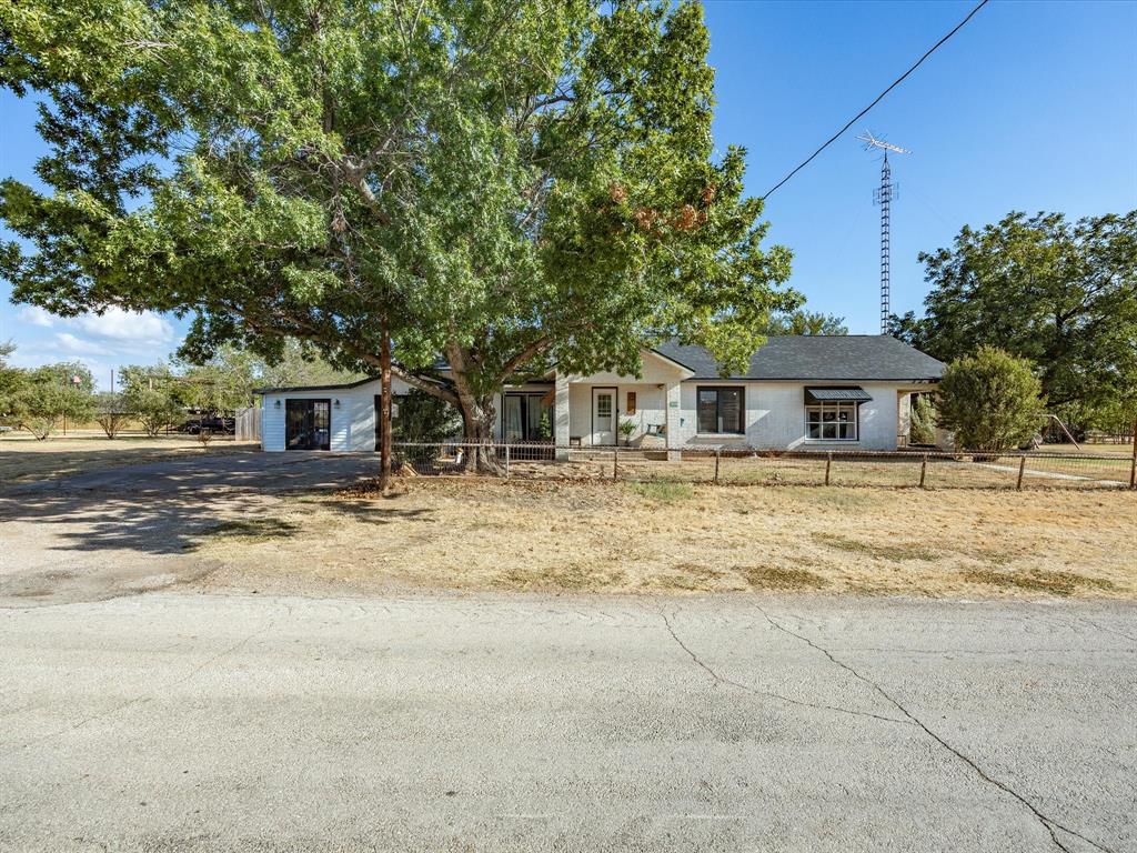 208 E Church Street Property Photo 1