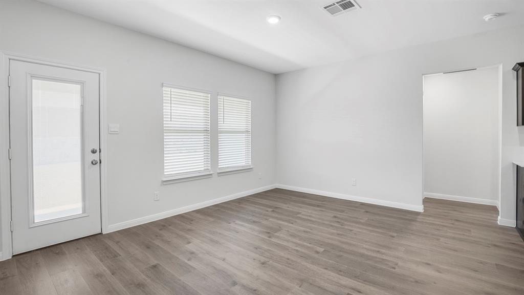 411 White Willow Drive Property Photo 11
