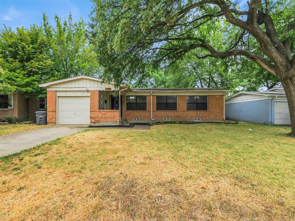 10747 SandAlwood Drive Property Photo 1