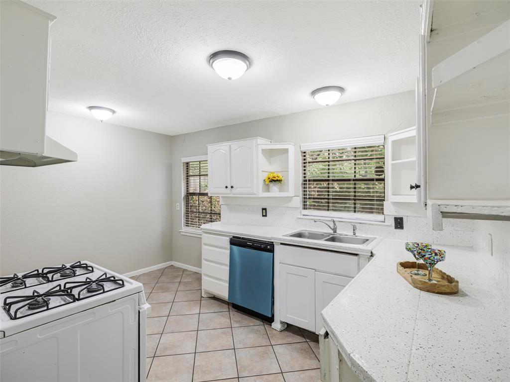 10747 Sandalwood Drive Property Photo 4