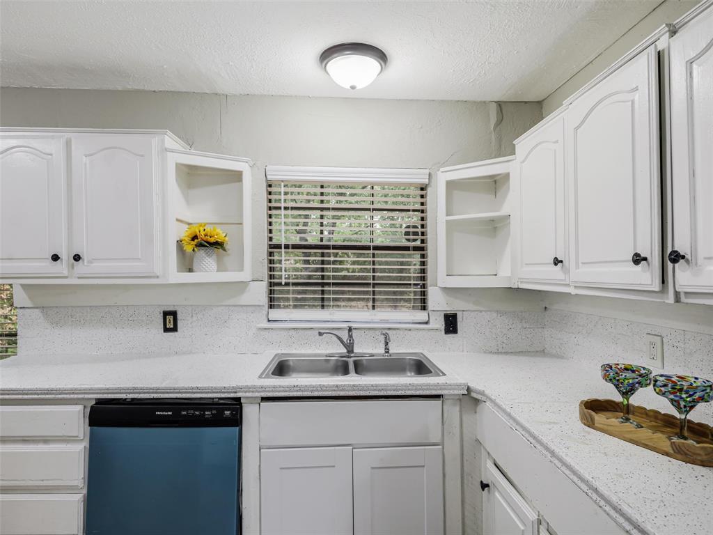 10747 Sandalwood Drive Property Photo 5
