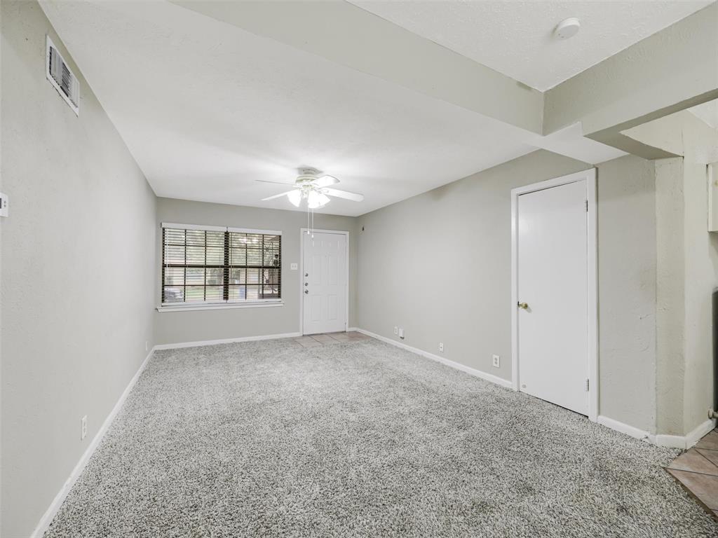 10747 Sandalwood Drive Property Photo 6