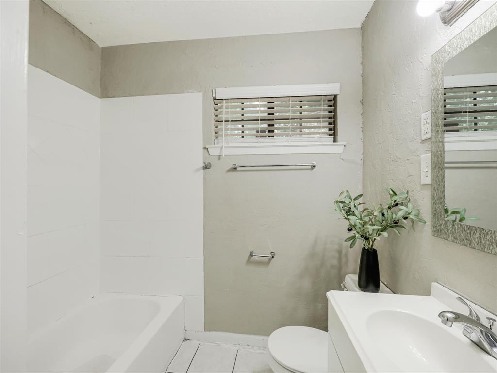 10747 Sandalwood Drive Property Photo 11