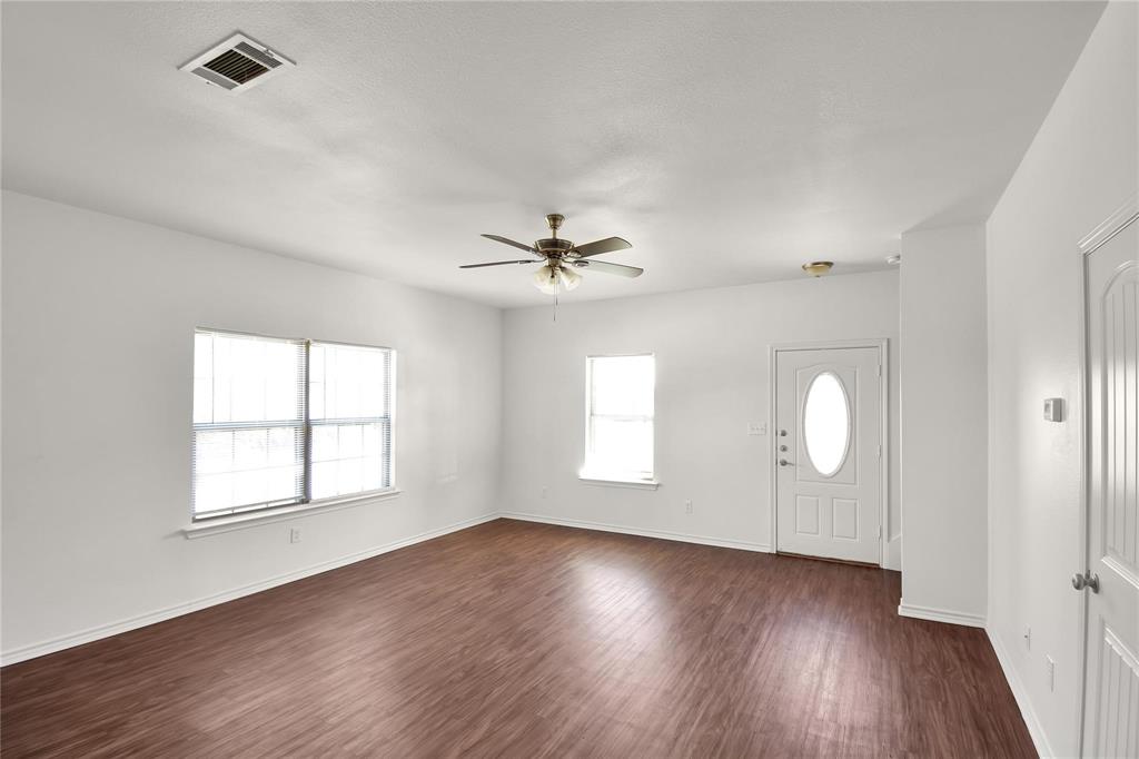 1102 Parkway Trail Property Photo 4