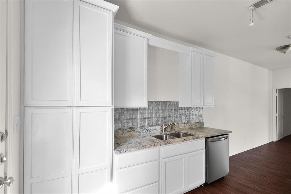 1102 Parkway Trail Property Photo 7