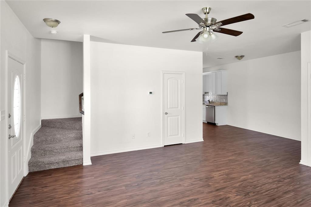 1102 Parkway Trail Property Photo 10