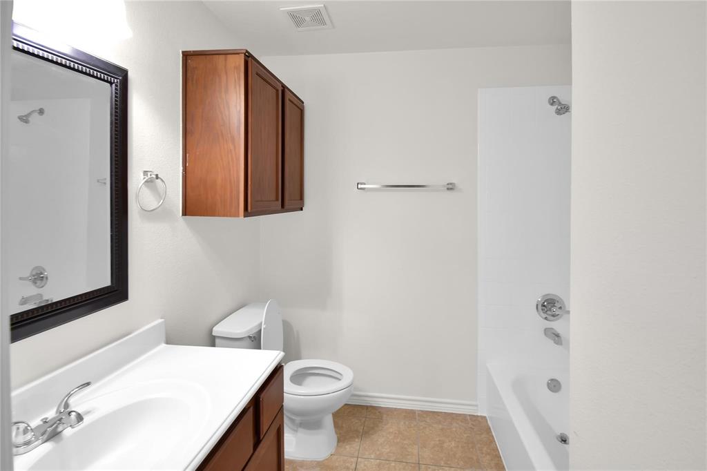 1102 Parkway Trail Property Photo 18