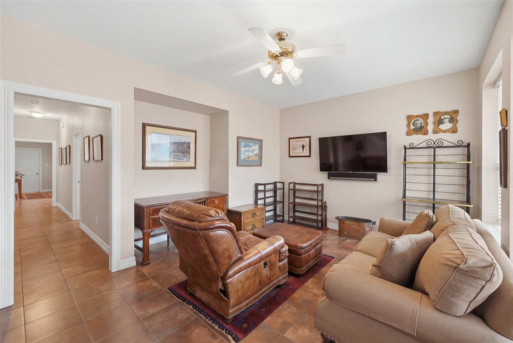 4811 Lafayette Avenue Property Photo 8