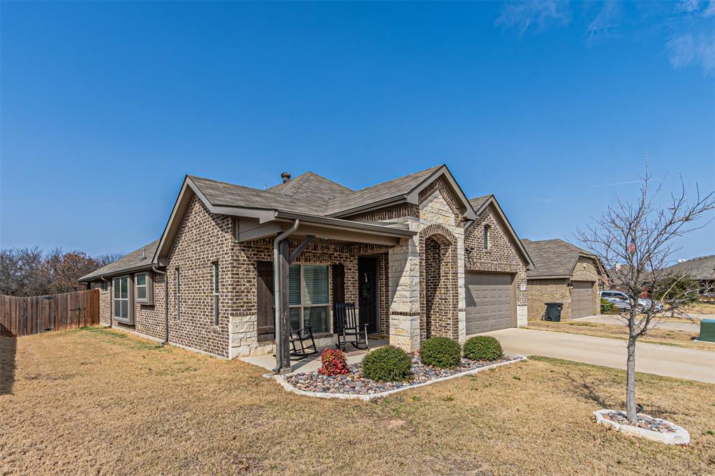 2504 Doe Run Property Photo 2