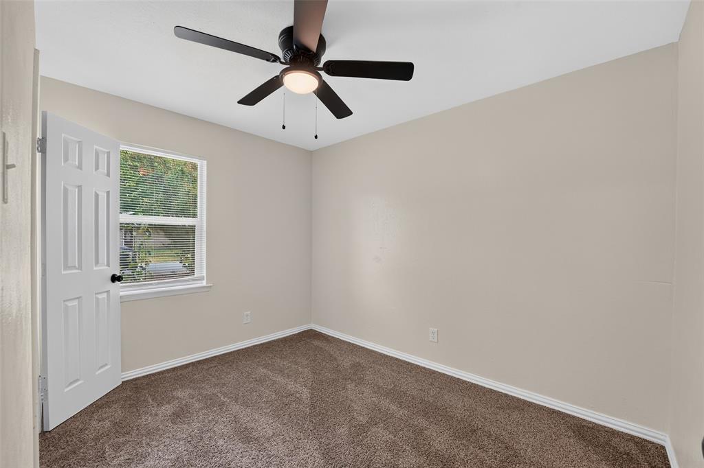 4425 Central Lane Property Photo 13