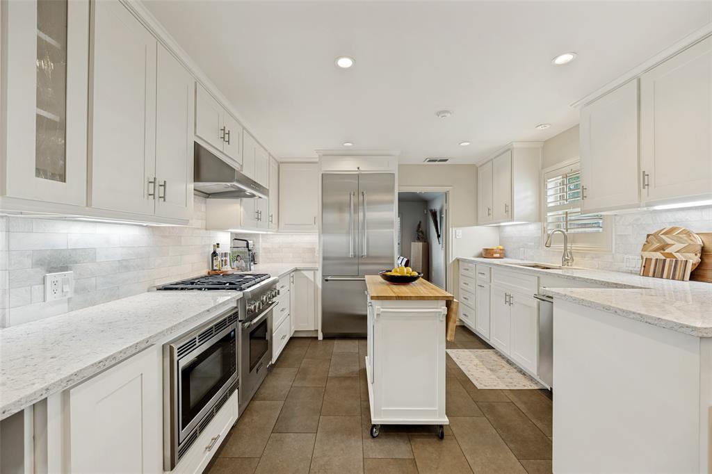 7115 Blairview Drive Property Photo 13
