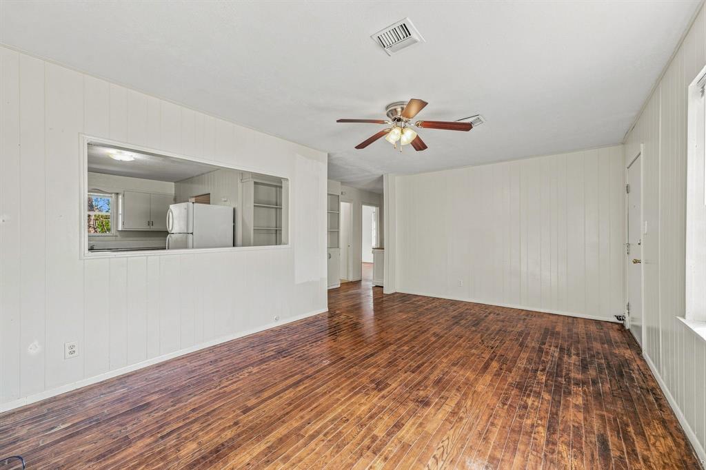 945 W Park Street Property Photo 6