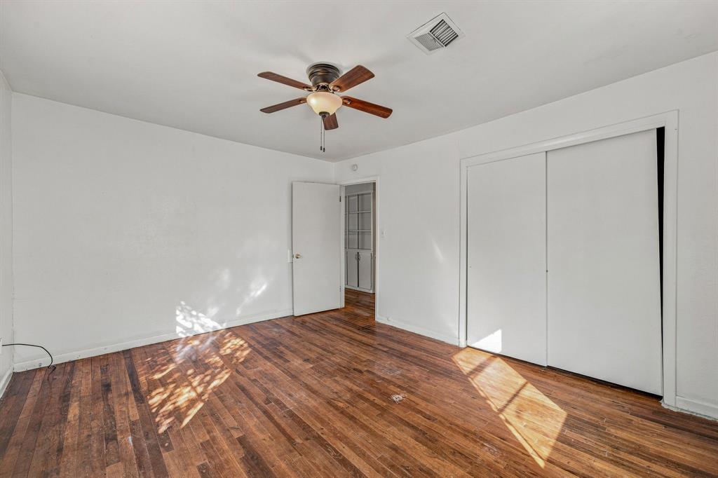 945 W Park Street Property Photo 8