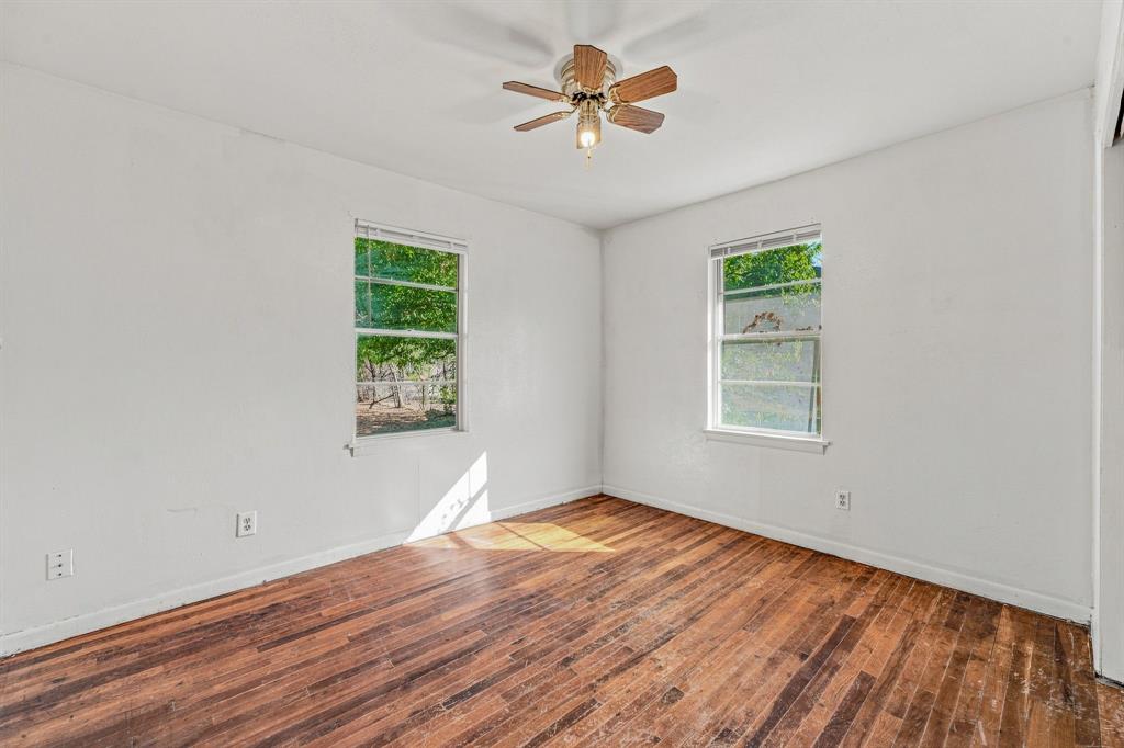 945 W Park Street Property Photo 10