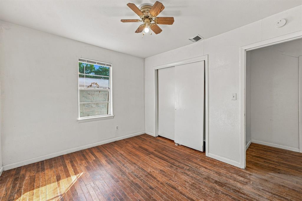 945 W Park Street Property Photo 11