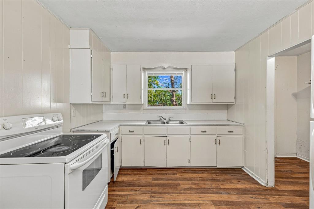945 W Park Street Property Photo 14