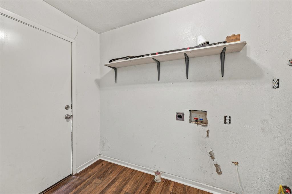 945 W Park Street Property Photo 16