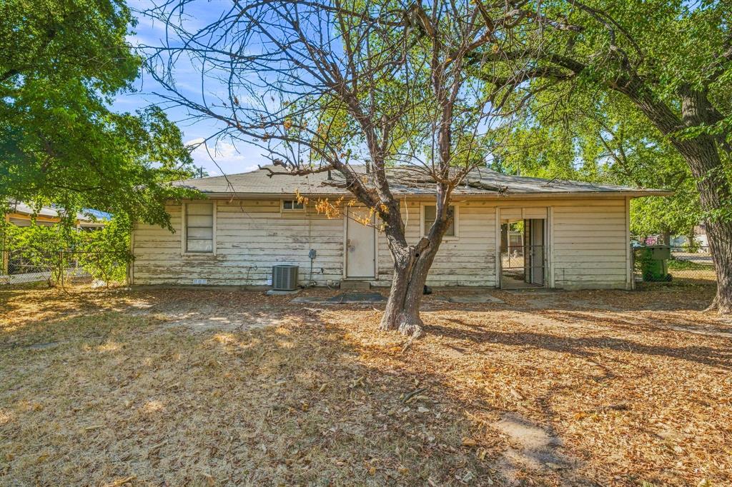 945 W Park Street Property Photo 19