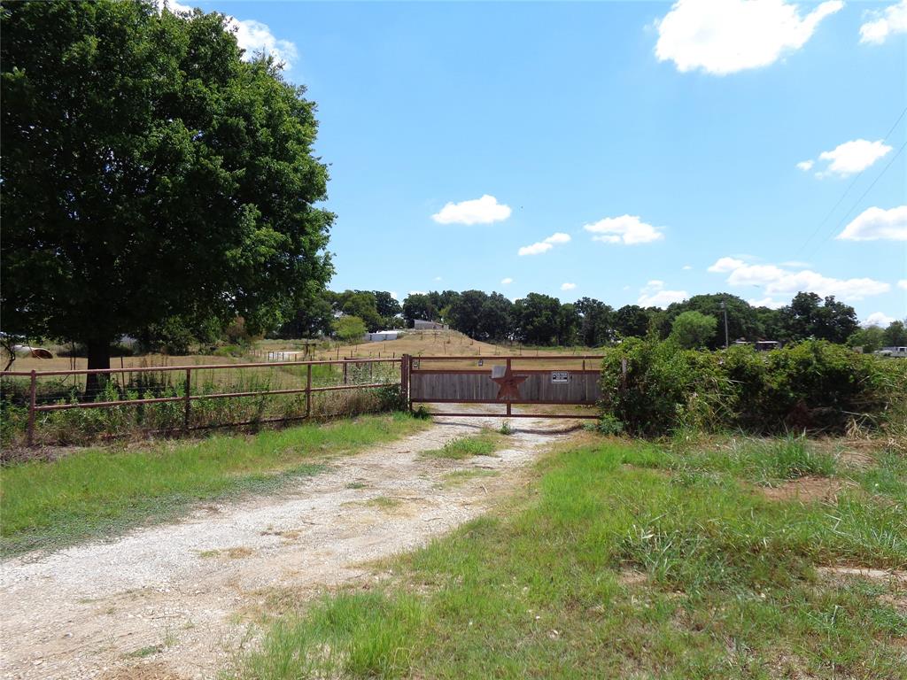 212 Private Road 114 Property Photo 1