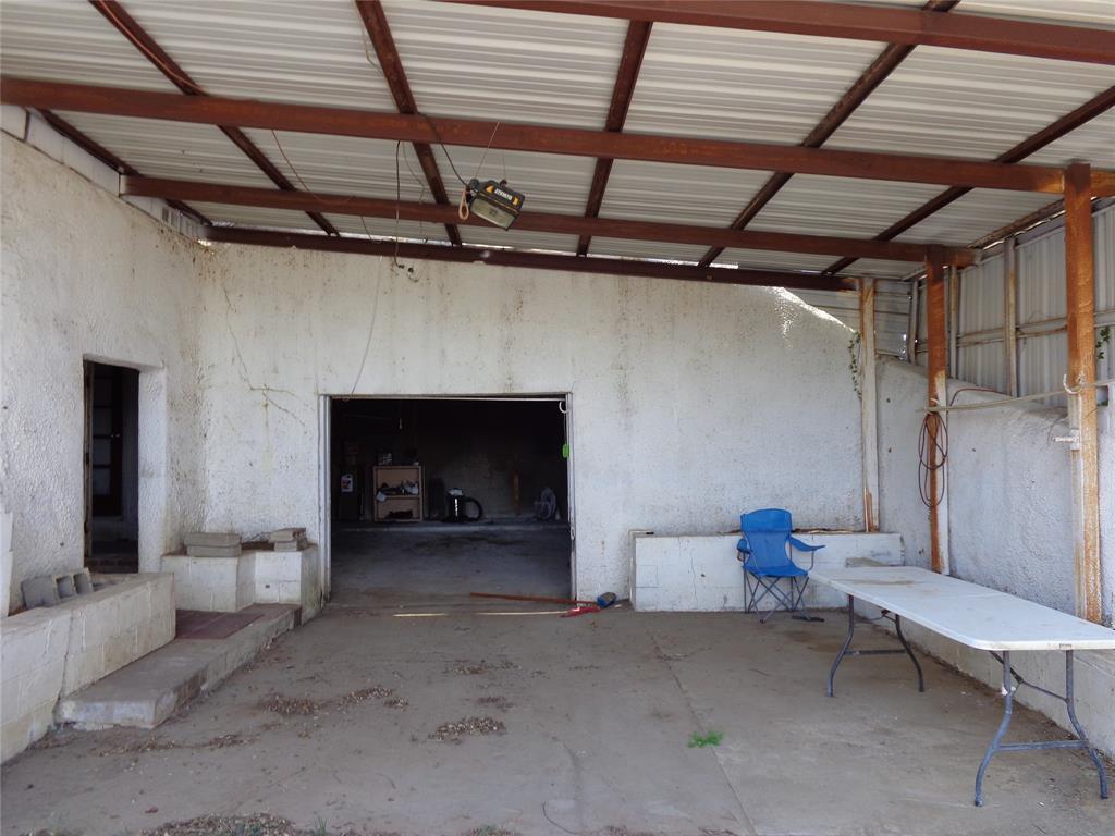 212 Private Road 114 Property Photo 5