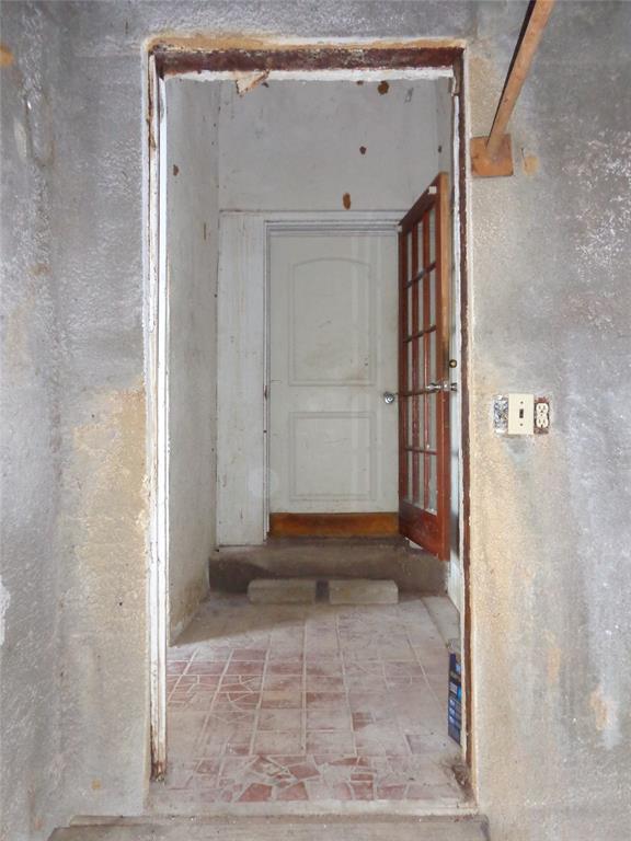 212 Private Road 114 Property Photo 7