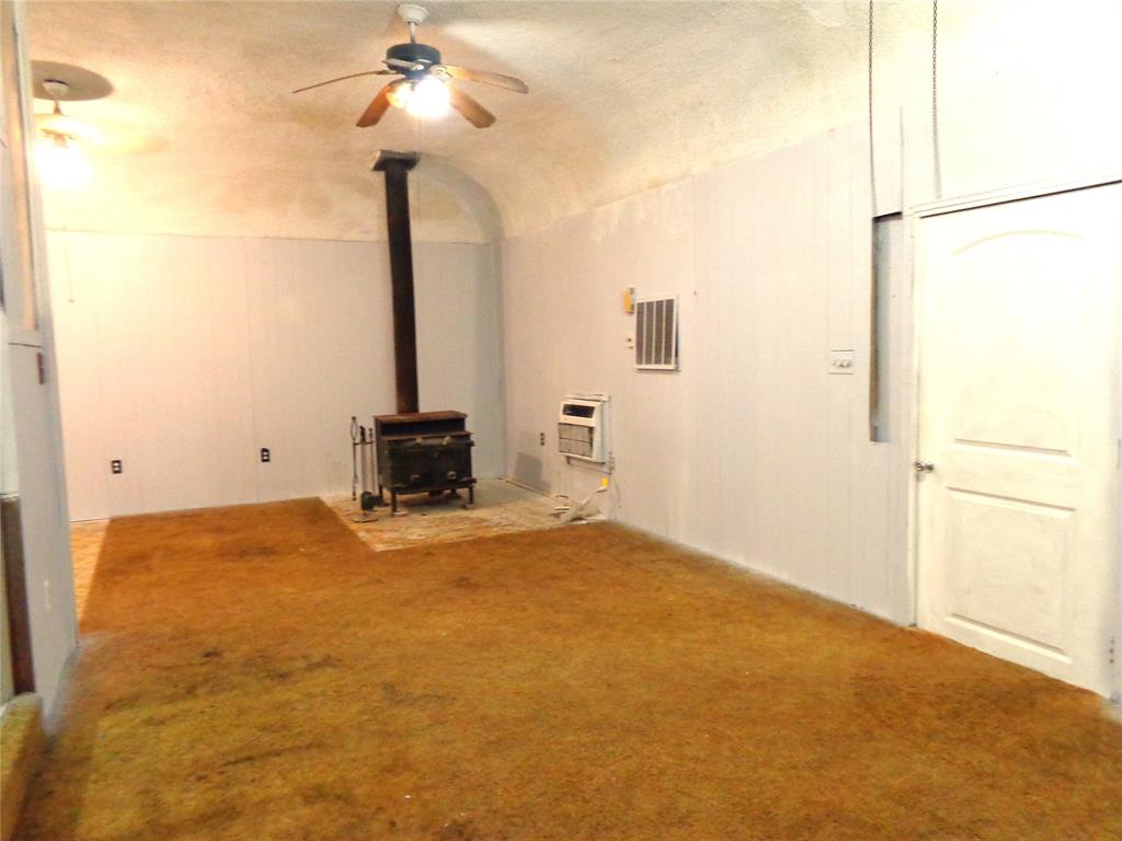 212 Private Road 114 Property Photo 9