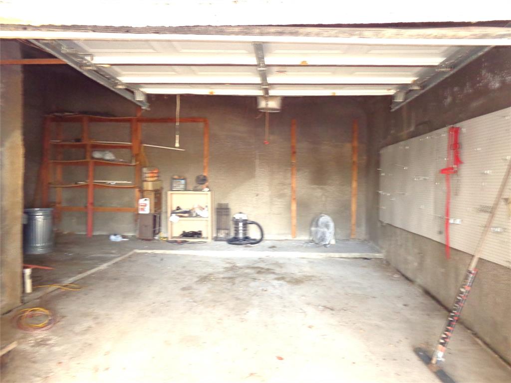 212 Private Road 114 Property Photo 28
