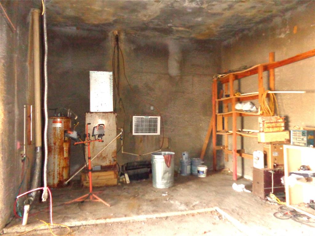212 Private Road 114 Property Photo 29
